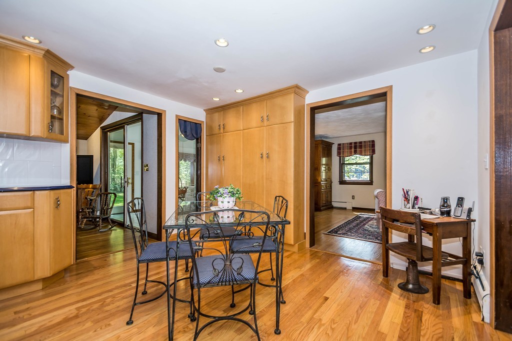 700 Middleton Road North Andover, MA 01845 - Photo 4 of 29 Gallery Image 4