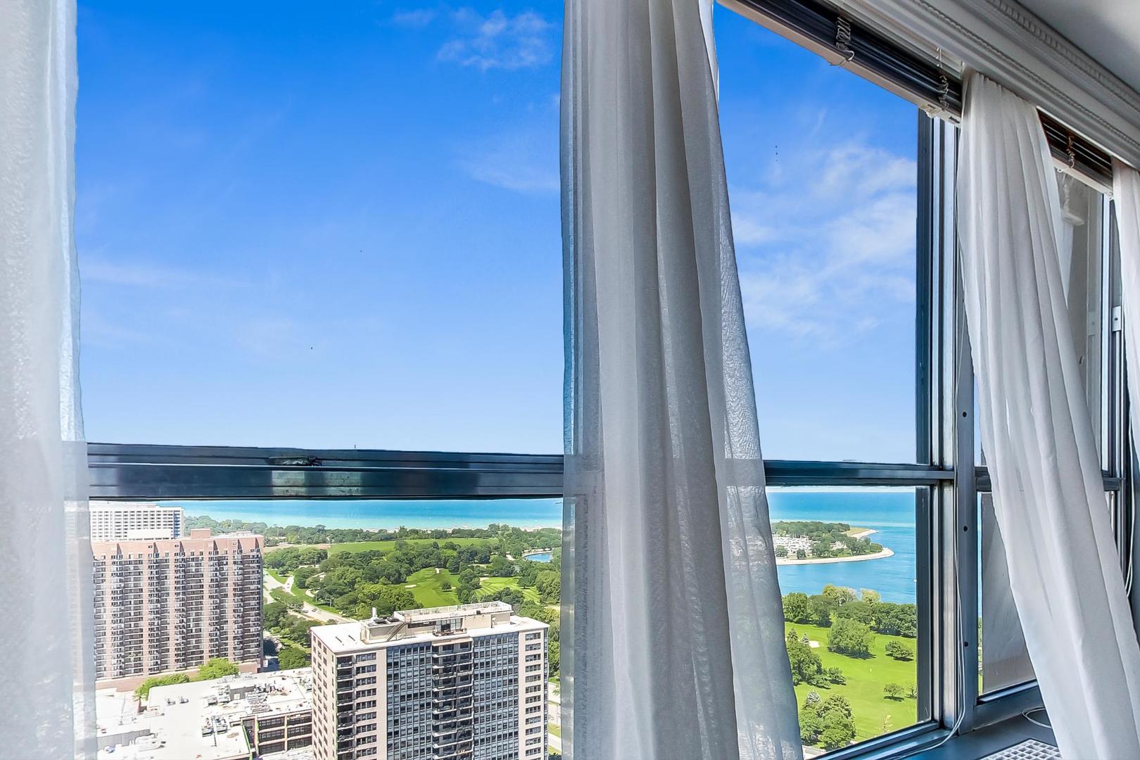 655 West Irving Park Road, Unit 3302 Chicago, IL 60613 - Photo 16 of 37 a view of a large window