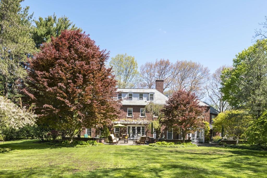 85 Sears Road Brookline, MA 02445 - Photo 14 of 18