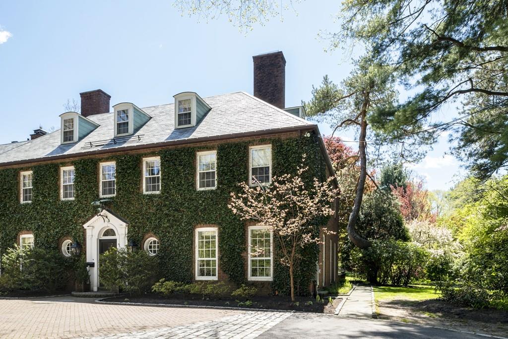 85 Sears Road Brookline, MA 02445 - Photo 3 of 18