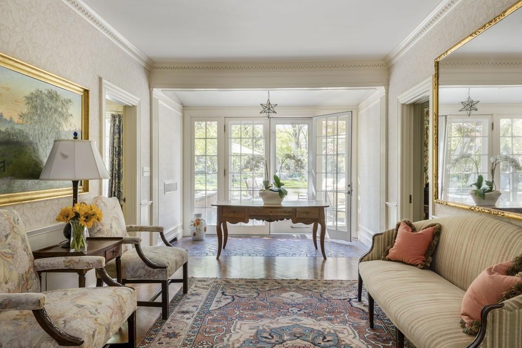 85 Sears Road Brookline, MA 02445 - Photo 4 of 18