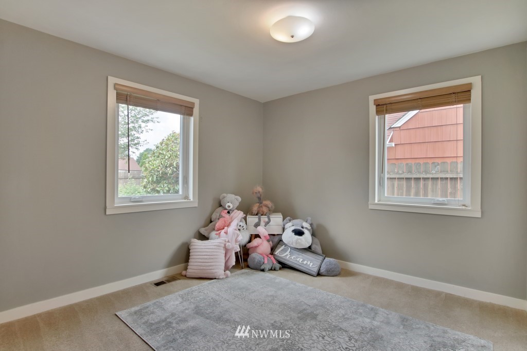 1619 Voight Street Sumner, WA 98390 - Photo 10 of 29 Gallery Image 10