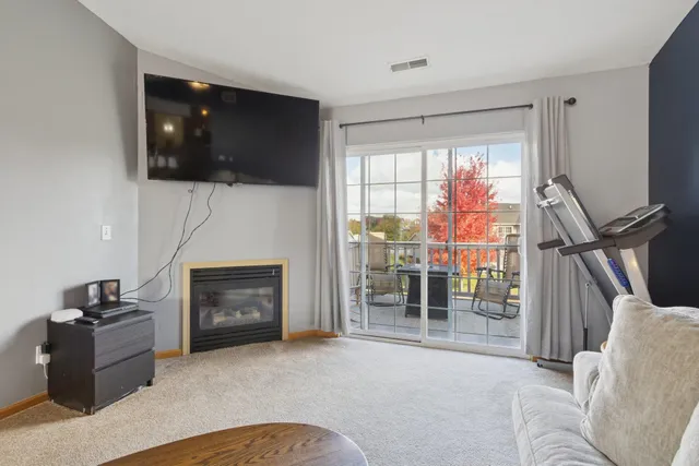 $215,000 | 145 Penny Lane, Sycamore, IL 60178