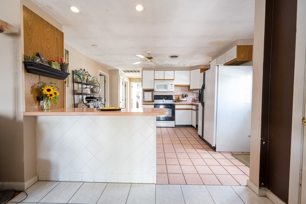 78 Gore Road Revere, MA 02151 - Photo 8 of 36 Gallery Image 8