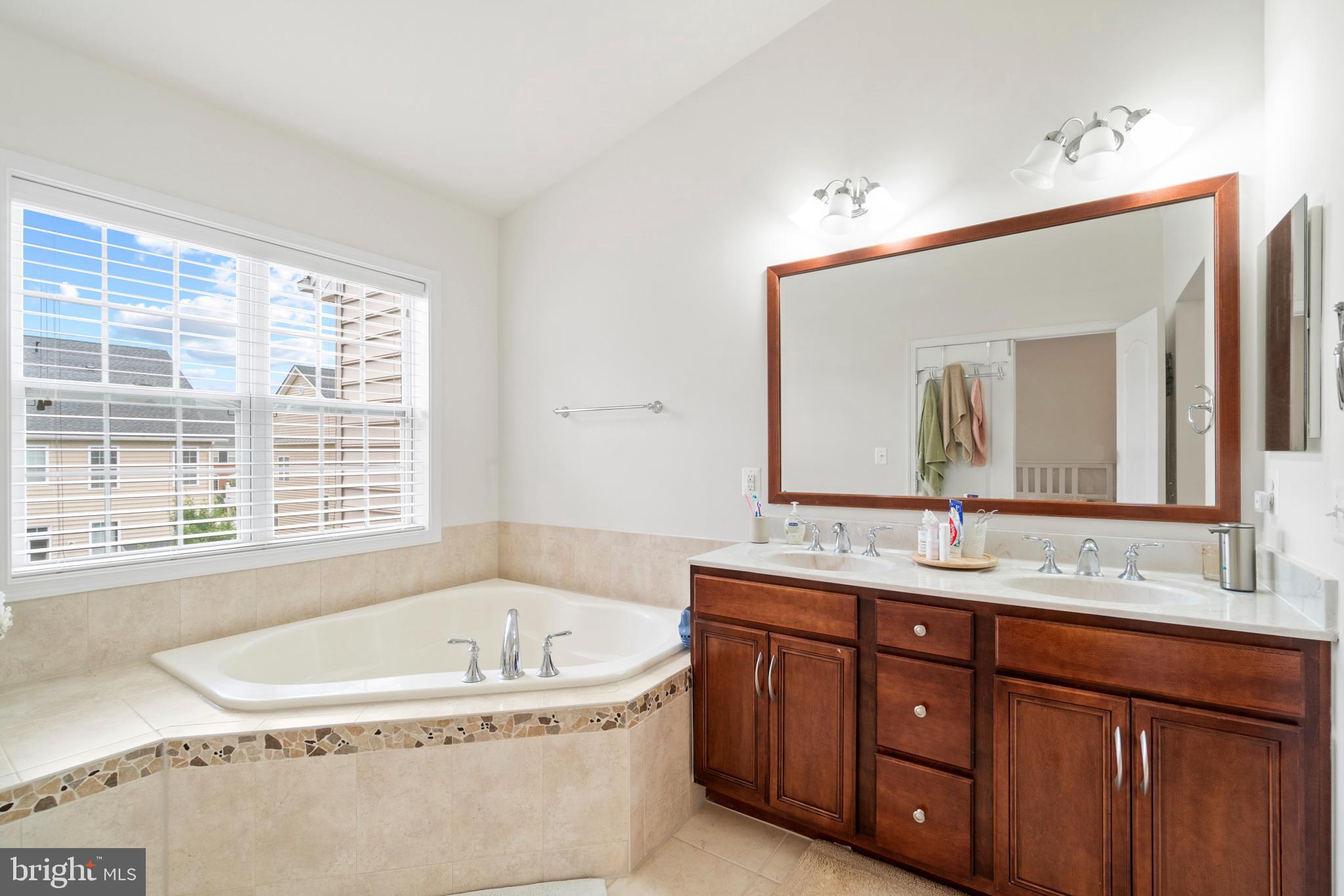 43262 Mitcham Square Ashburn, VA 20148 - Photo 16 of 24