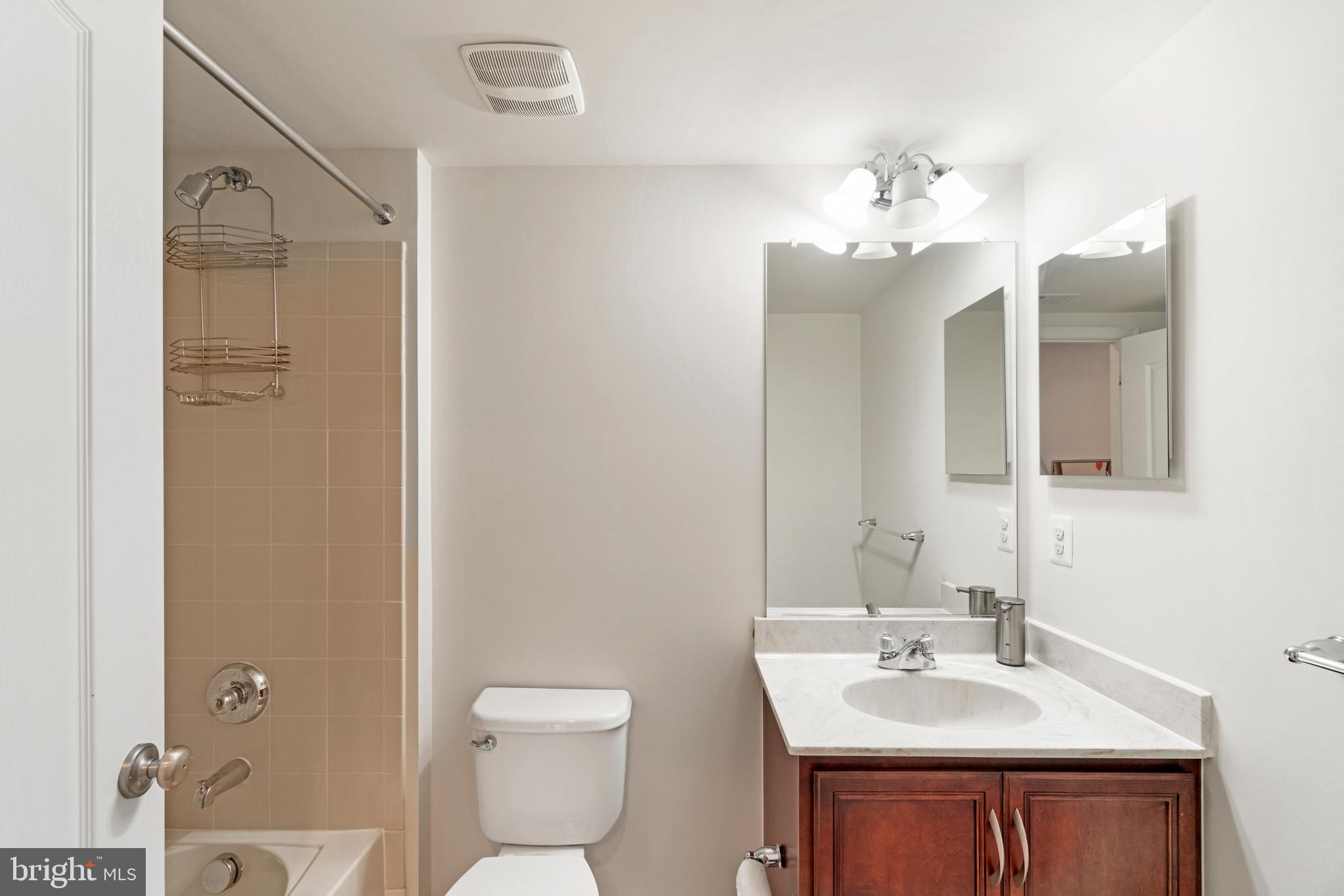 43262 Mitcham Square Ashburn, VA 20148 - Photo 23 of 24