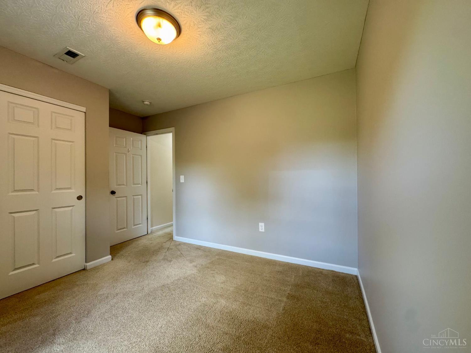 7448 Locust View Lane Cincinnati, OH 45239 - Photo 29 of 44