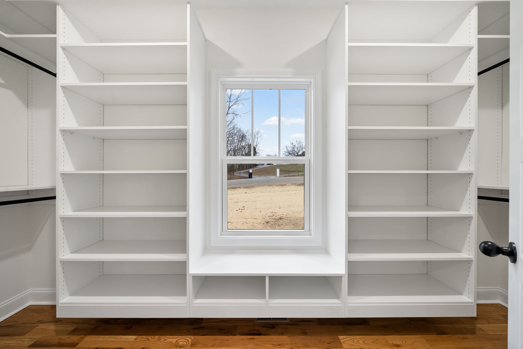 1800 Gholson Road Clarksville, TN 37043 - Photo 16 of 33 a view of a window