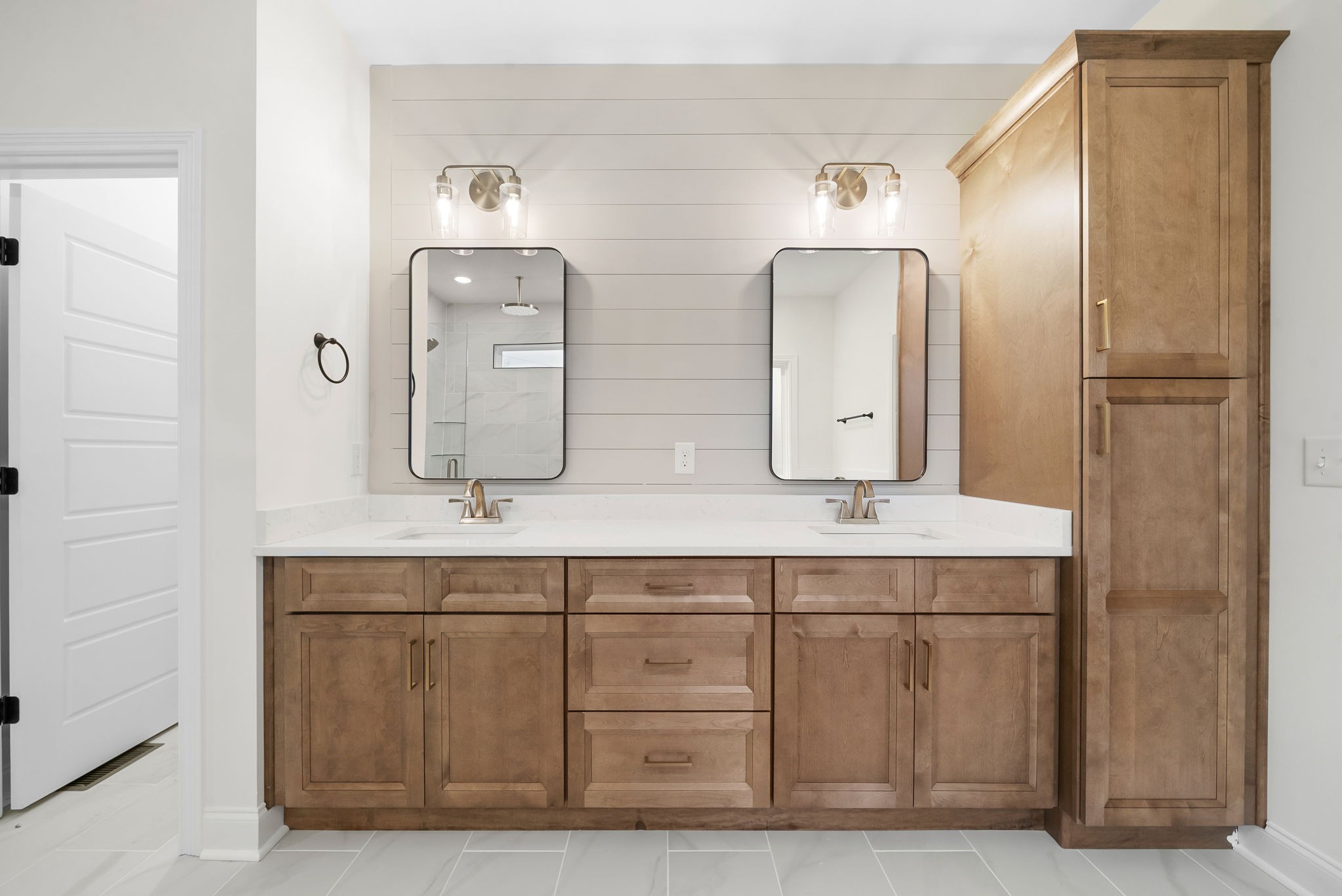 1800 Gholson Road Clarksville, TN 37043 - Photo 19 of 33 a bathroom with double vanity sink and a mirror