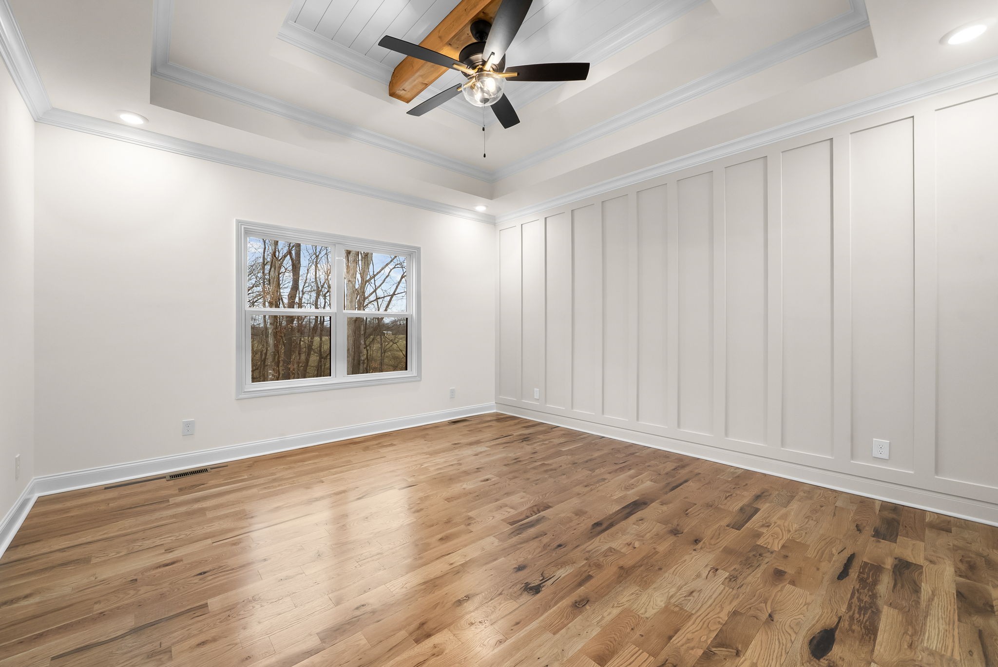 1800 Gholson Road Clarksville, TN 37043 - Photo 22 of 33 an empty room with windows and fan