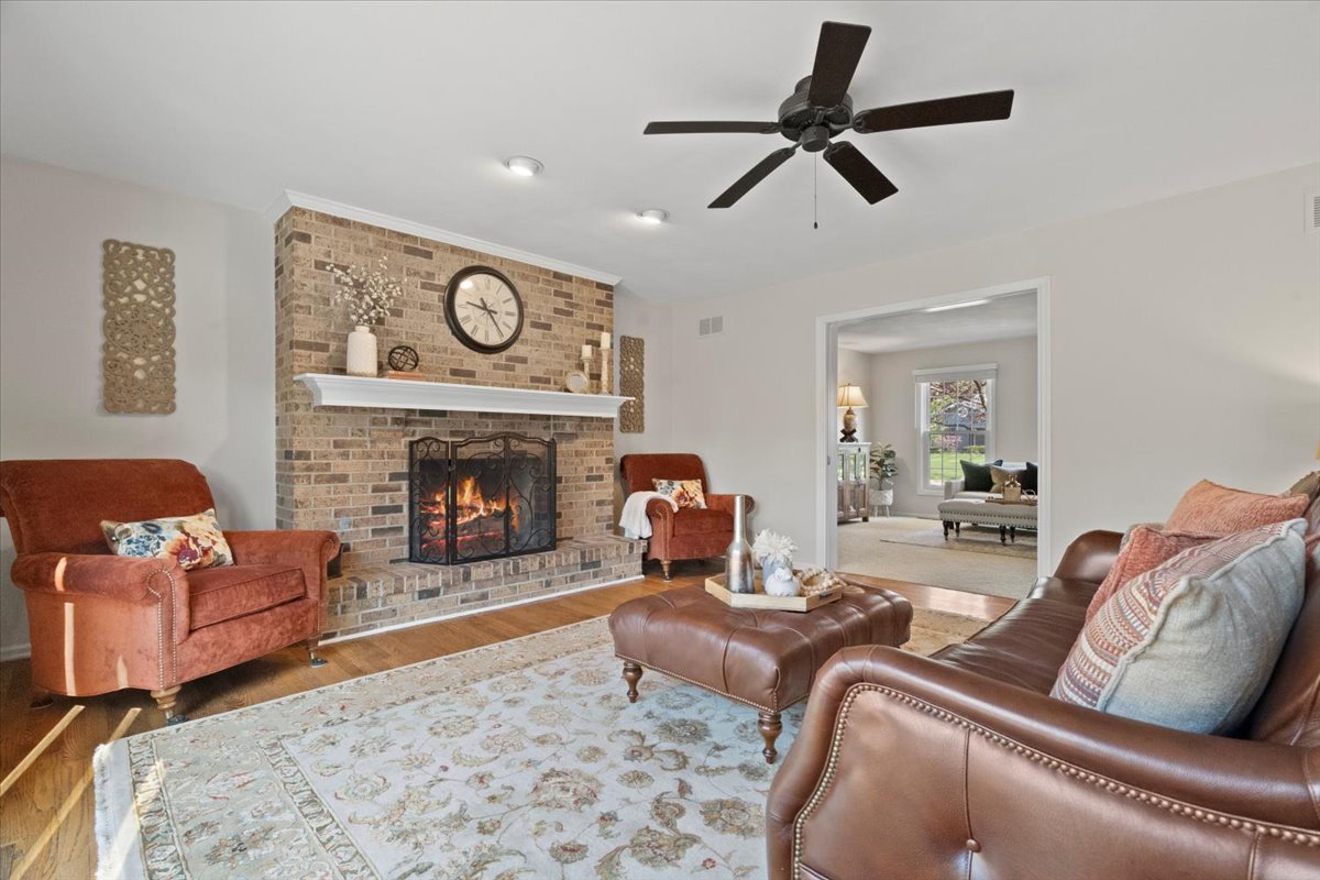 1012 Windhaven Road Libertyville, IL 60048 - Photo 12 of 63 Gallery Image 12