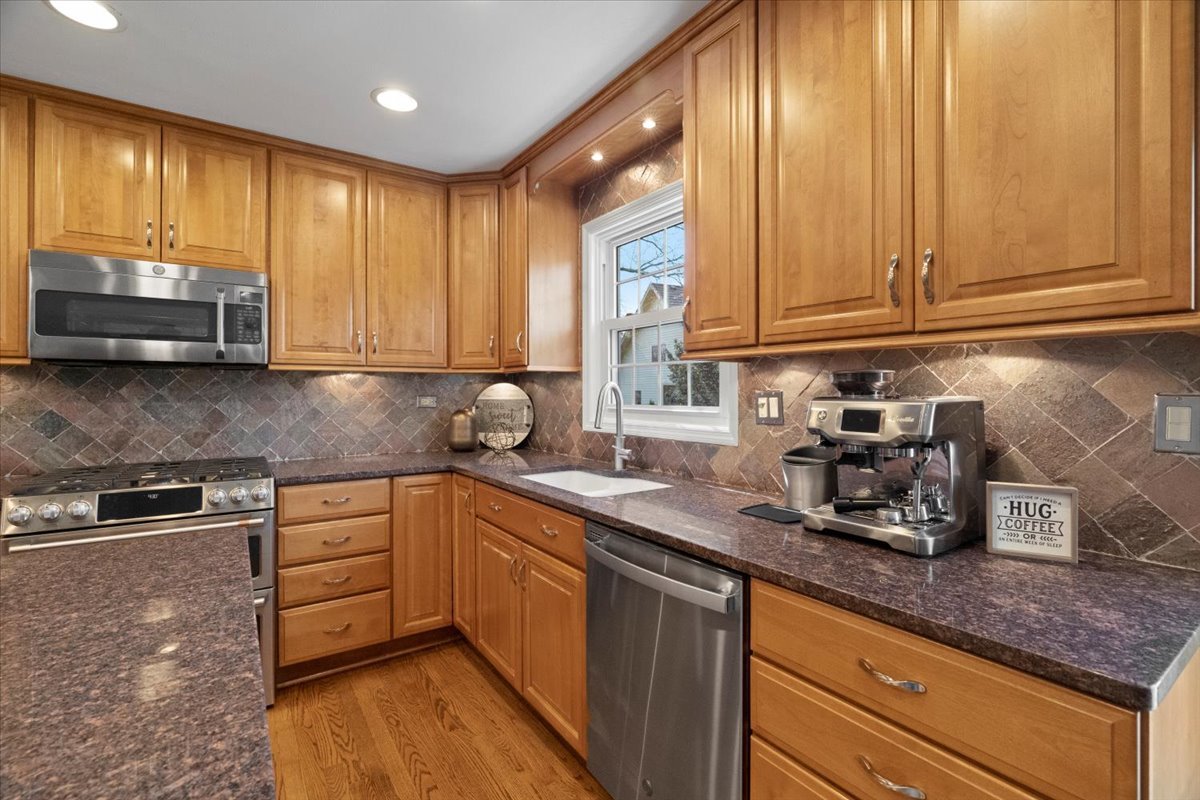 1012 Windhaven Road Libertyville, IL 60048 - Photo 20 of 63 Gallery Image 20