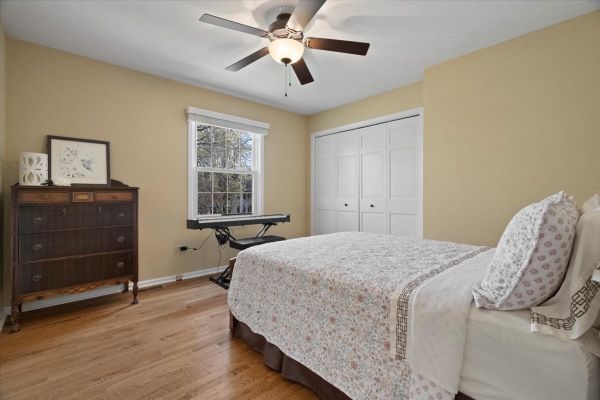 1012 Windhaven Road Libertyville, IL 60048 - Photo 31 of 63 Gallery Image 31