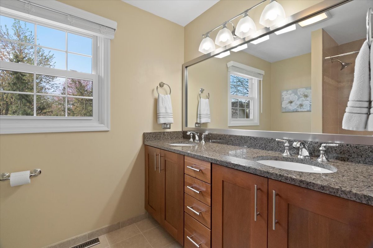1012 Windhaven Road Libertyville, IL 60048 - Photo 35 of 63 Gallery Image 35