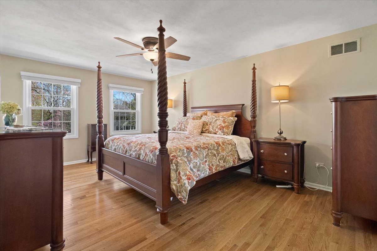 1012 Windhaven Road Libertyville, IL 60048 - Photo 36 of 63 Gallery Image 36