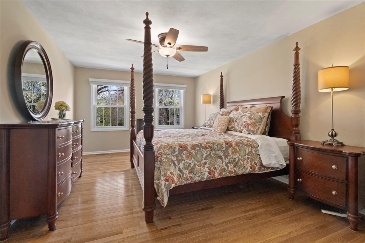 1012 Windhaven Road Libertyville, IL 60048 - Photo 37 of 63 Gallery Image 37