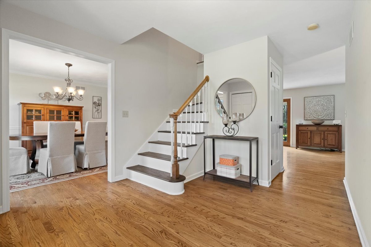 1012 Windhaven Road Libertyville, IL 60048 - Photo 6 of 63 Gallery Image 6