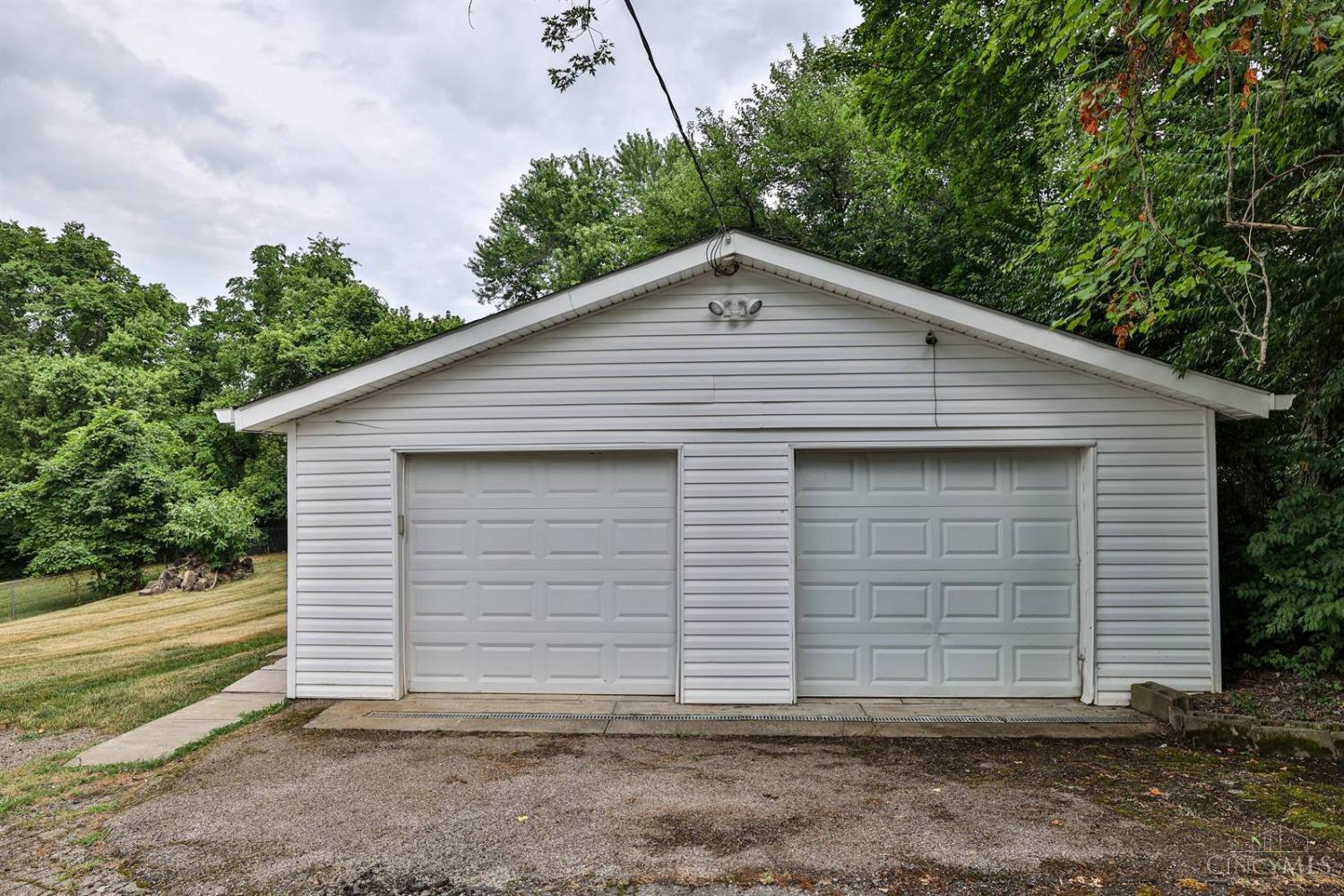5346 Belclare Road Cincinnati, OH 45247 - Photo 30 of 38
