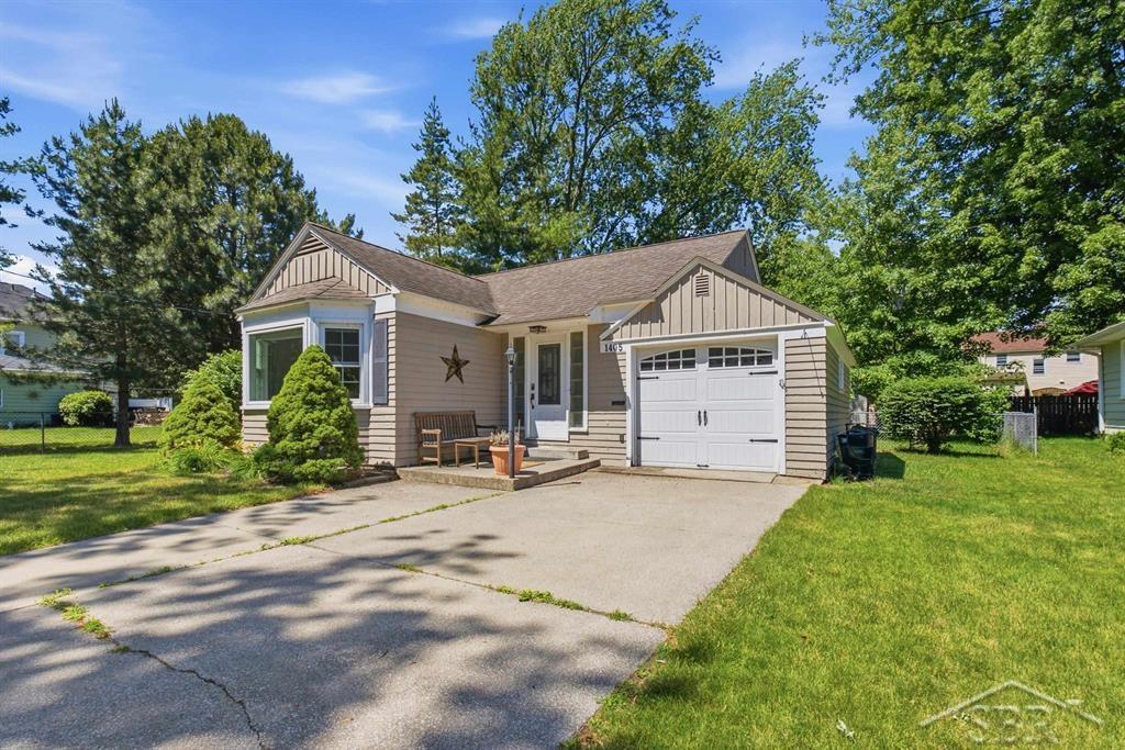 1405 Helen Street Bay City, MI 48708 - Photo 2 of 20