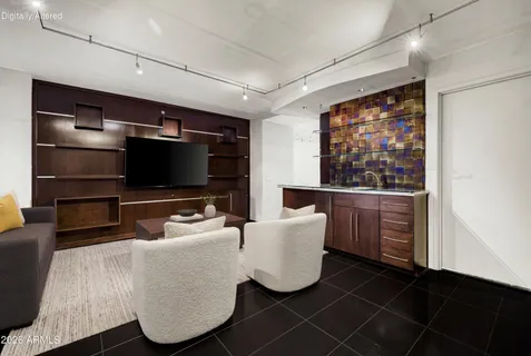 $945,000 | 4808 North 24th Street, Unit 627, Phoenix, AZ 85016