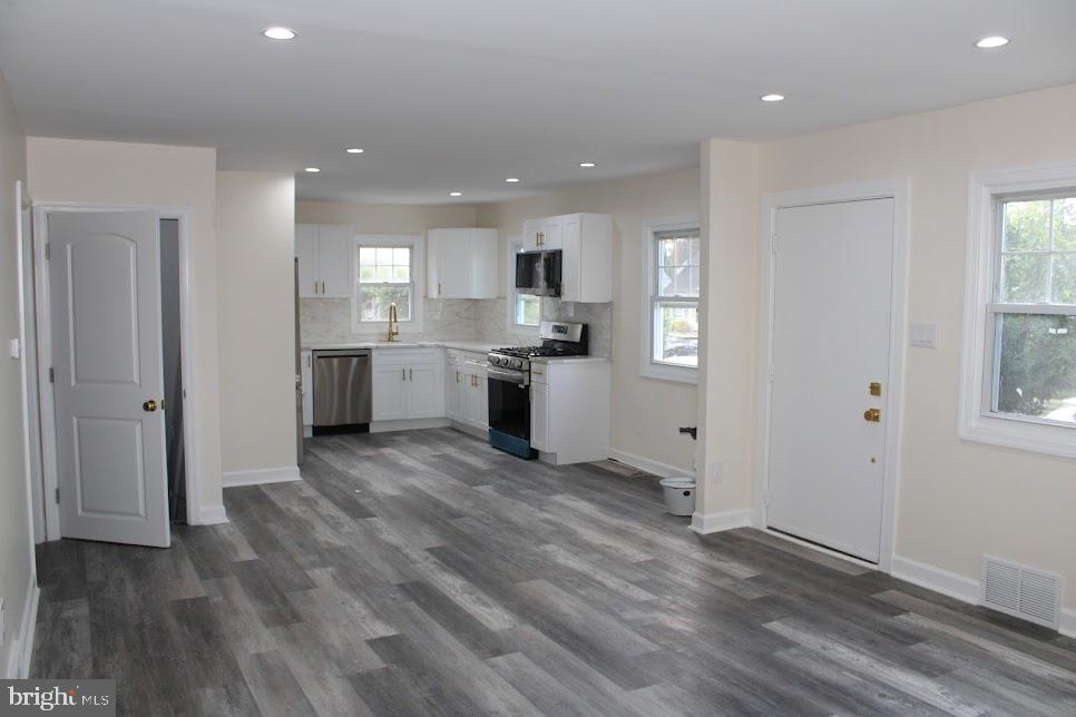 28 Ridgley Street Mount Holly, NJ 08060 - Photo 4 of 26
