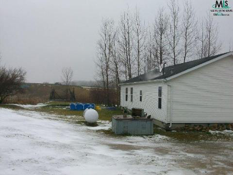 13011 Burt Road Memphis, MI 48041 - Photo 3 of 5 924946-2.JPG