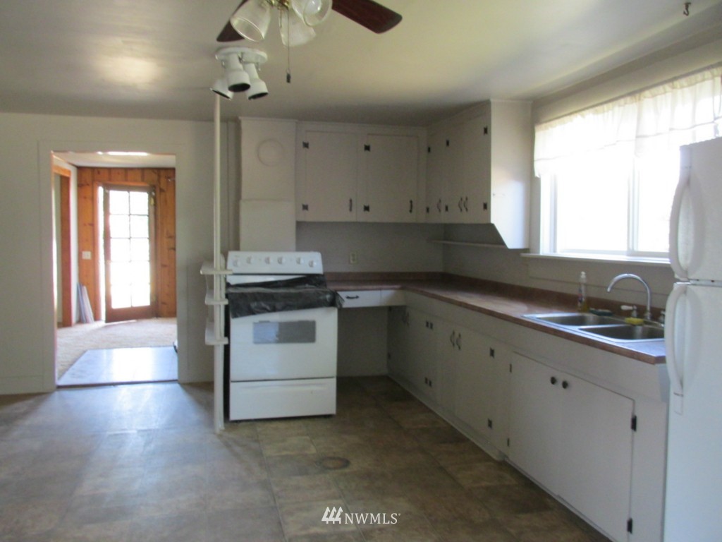 47 Jennings Loop Road Oroville, WA 98844 - Photo 5 of 14 Gallery Image 5
