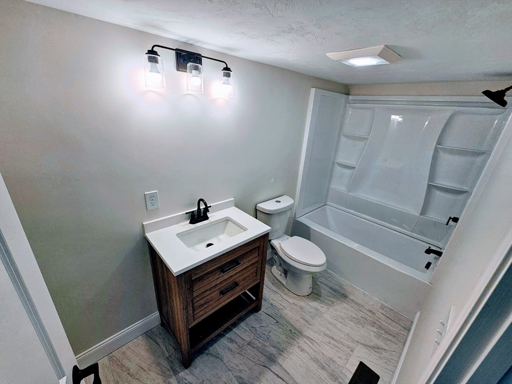26 Amber Road Holland, MA 01521 - Photo 25 of 36