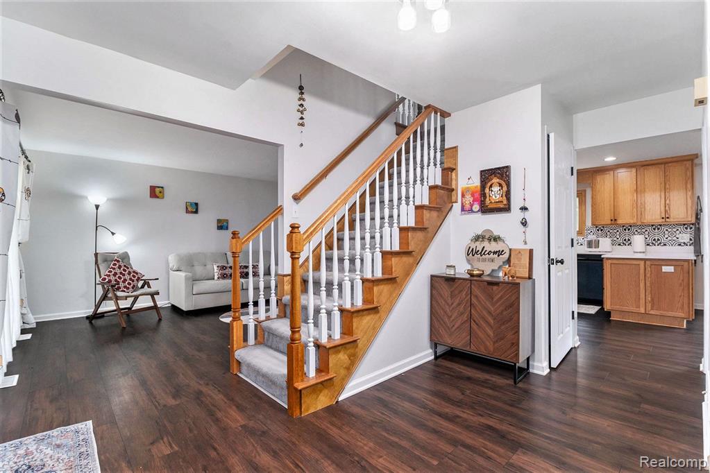 857 Hampton Circle Rochester Hills, MI 48307 - Photo 6 of 41