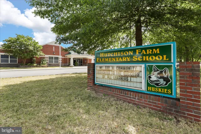 a sign that is on the side of the road