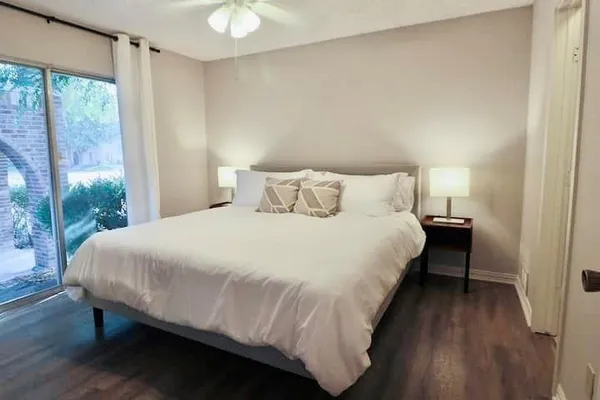 $2,400 | 2708 McCart Avenue, Fort Worth, TX 76110