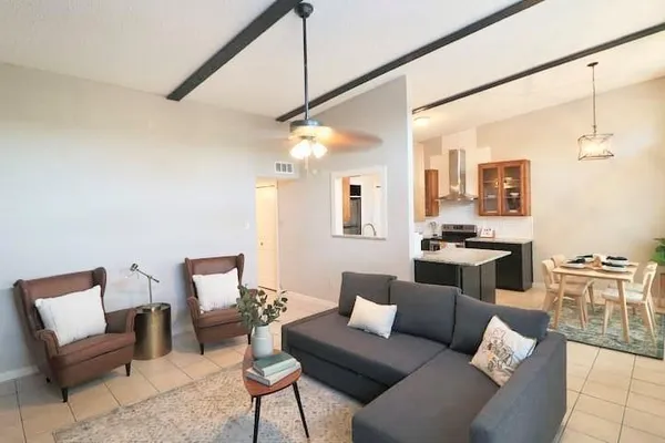 $2,400 | 2708 McCart Avenue, Fort Worth, TX 76110