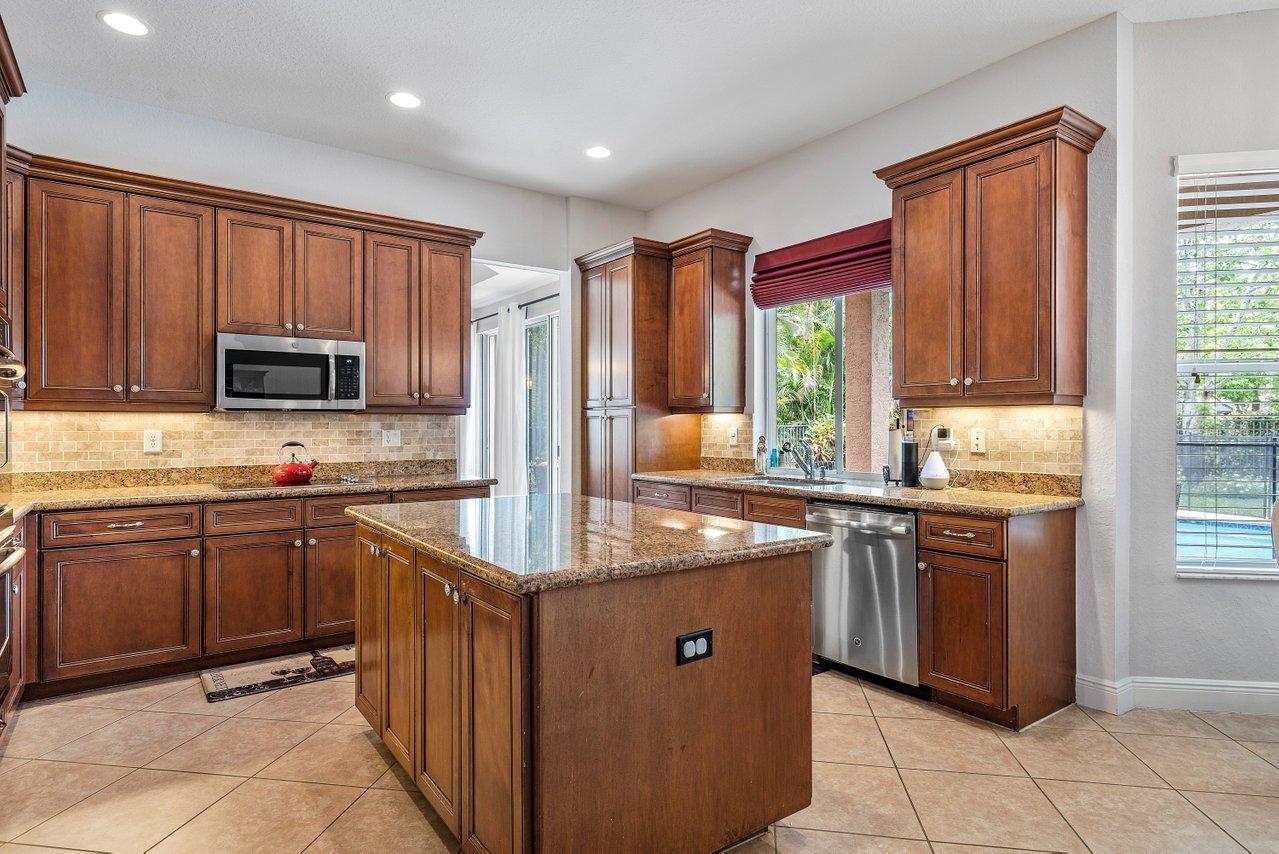 11245 Misty Ridge Way Boynton Beach, FL 33473 - Photo 18 of 52 010-11245MistyRidgeWay-BoyntonBeach-FL-3