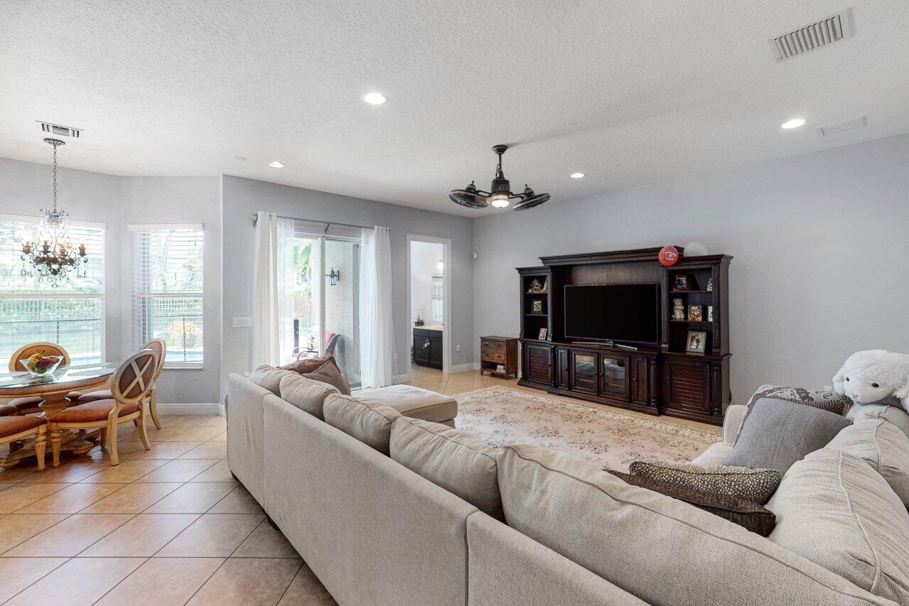 11245 Misty Ridge Way Boynton Beach, FL 33473 - Photo 21 of 52 047-11245MistyRidgeWay-BoyntonBeach-FL-3