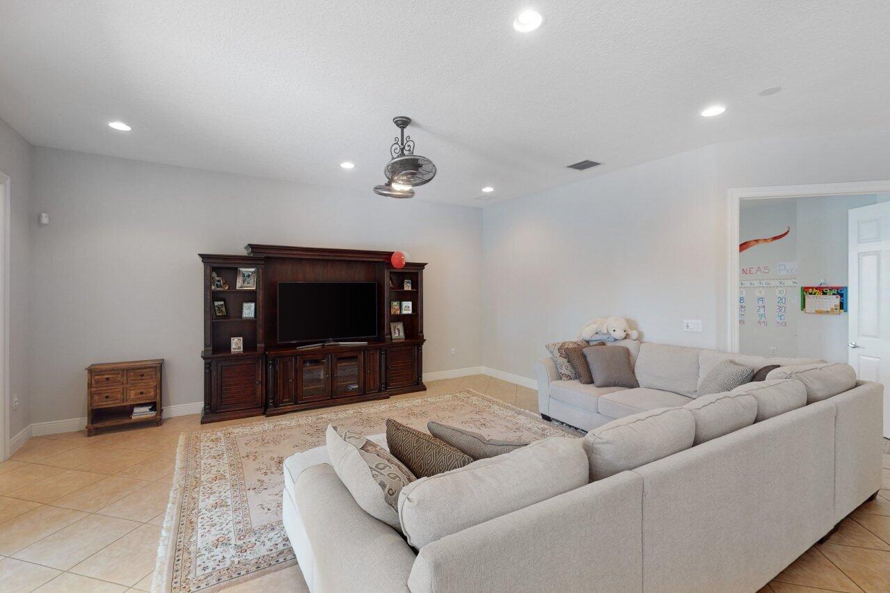 11245 Misty Ridge Way Boynton Beach, FL 33473 - Photo 23 of 52 046-11245MistyRidgeWay-BoyntonBeach-FL-3