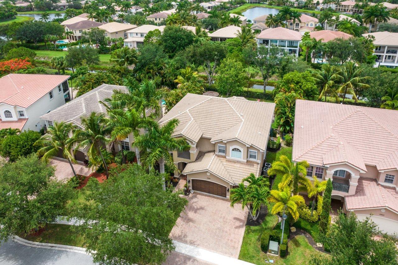11245 Misty Ridge Way Boynton Beach, FL 33473 - Photo 5 of 52 037-11245MistyRidgeWay-BoyntonBeach-FL-3