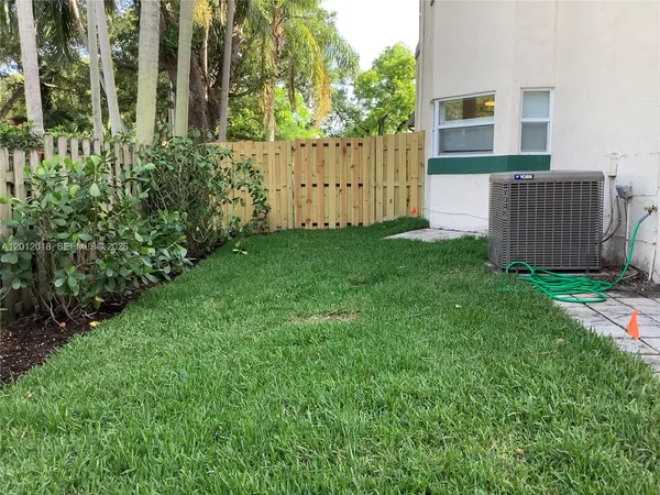 $3,600 | 3581 Simms Street, Hollywood, FL 33021