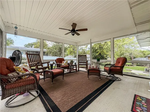 $220,000 | 512 Country Club Road, Lexington, MO 64067