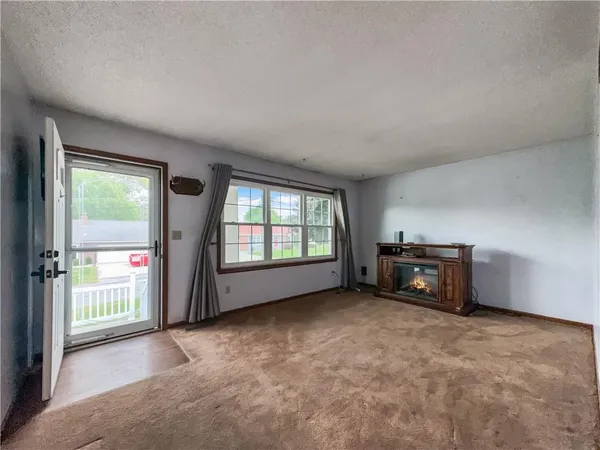 $220,000 | 512 Country Club Road, Lexington, MO 64067