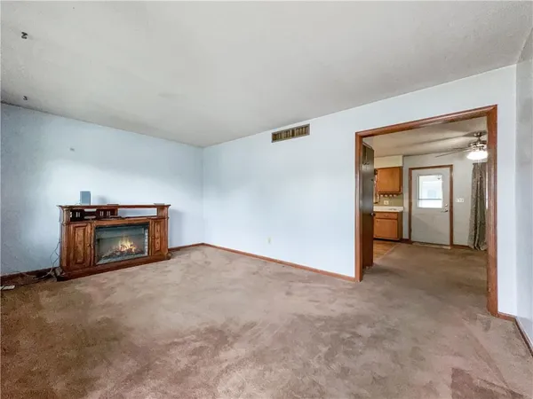 $220,000 | 512 Country Club Road, Lexington, MO 64067