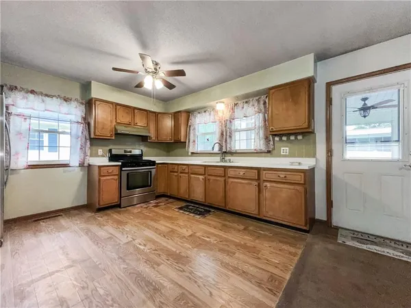 $220,000 | 512 Country Club Road, Lexington, MO 64067