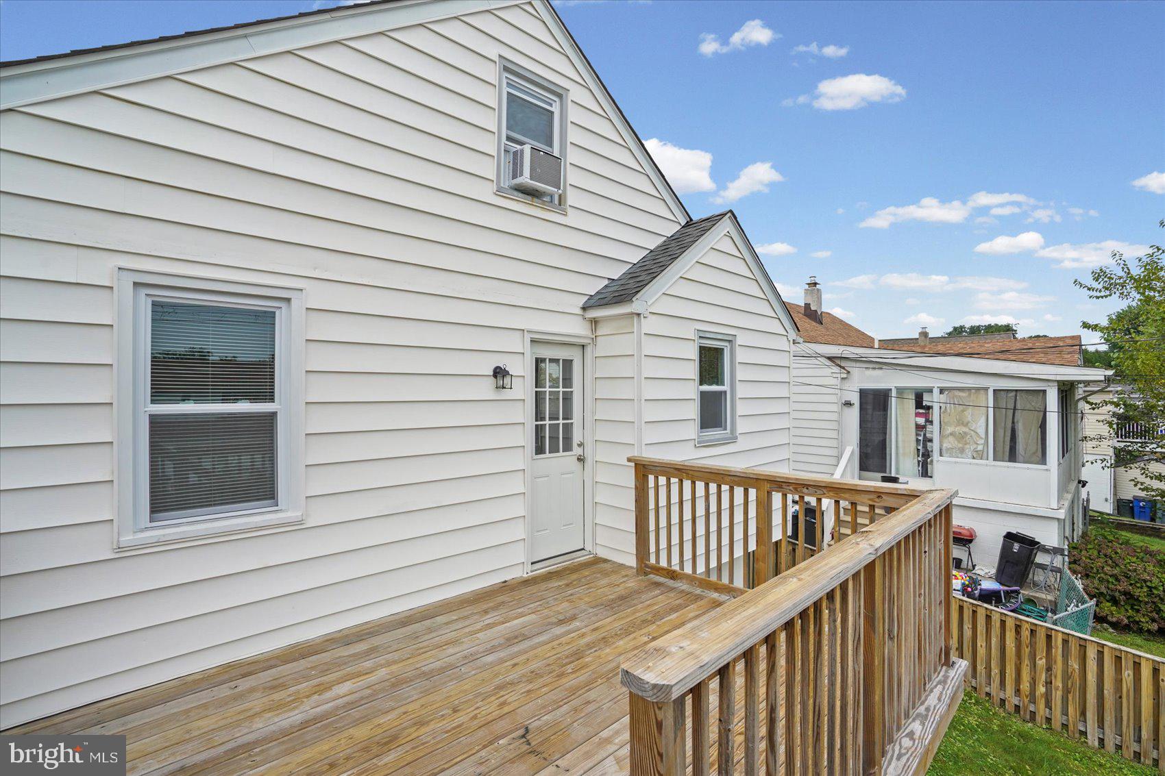 4228 Thorncliff Road Nottingham, MD 21236 - Photo 7 of 42 Charming home with inviting deck space.