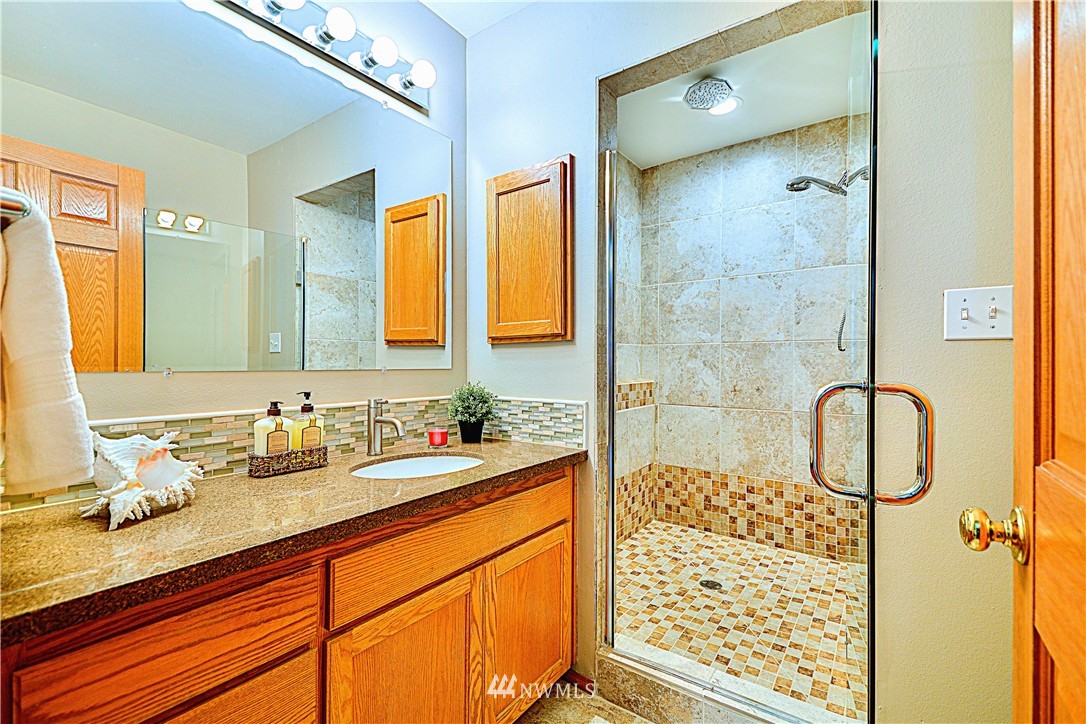23616 Edmonds Way, Unit F Edmonds, WA 98026 - Photo 12 of 18 Gallery Image 12