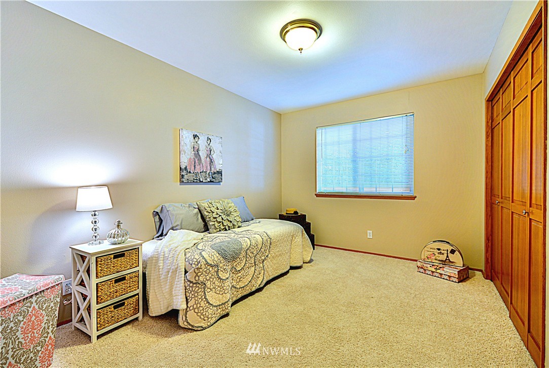 23616 Edmonds Way, Unit F Edmonds, WA 98026 - Photo 13 of 18 Gallery Image 13