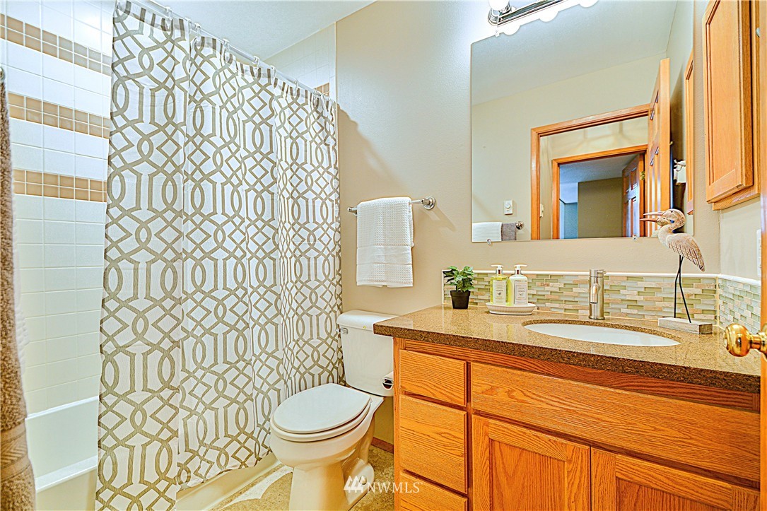 23616 Edmonds Way, Unit F Edmonds, WA 98026 - Photo 14 of 18 Gallery Image 14