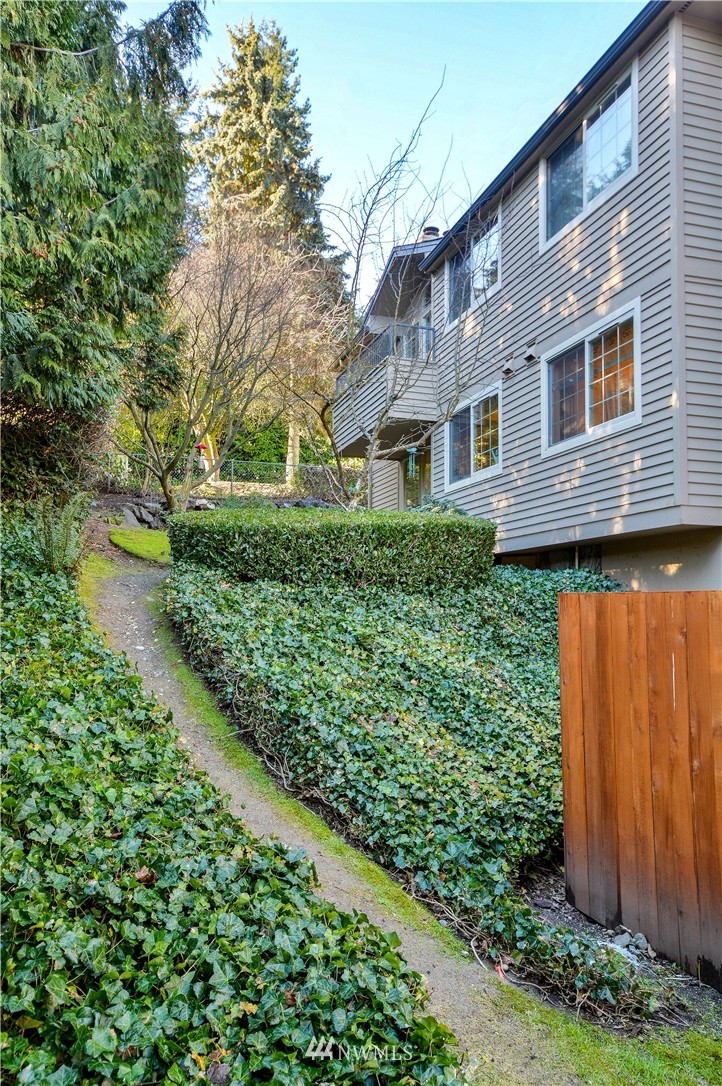 23616 Edmonds Way, Unit F Edmonds, WA 98026 - Photo 17 of 18 Gallery Image 17