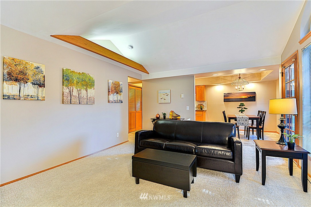 23616 Edmonds Way, Unit F Edmonds, WA 98026 - Photo 4 of 18 Gallery Image 4