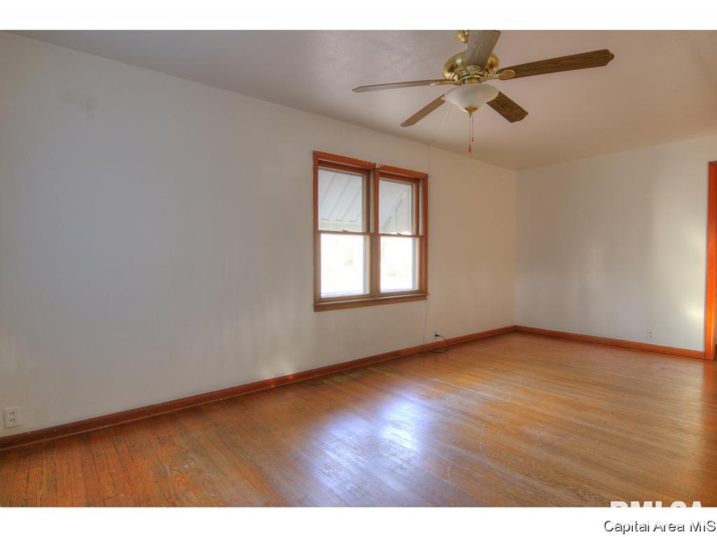 1925 E Keys Springfield, IL 62702 - Photo 2 of 9