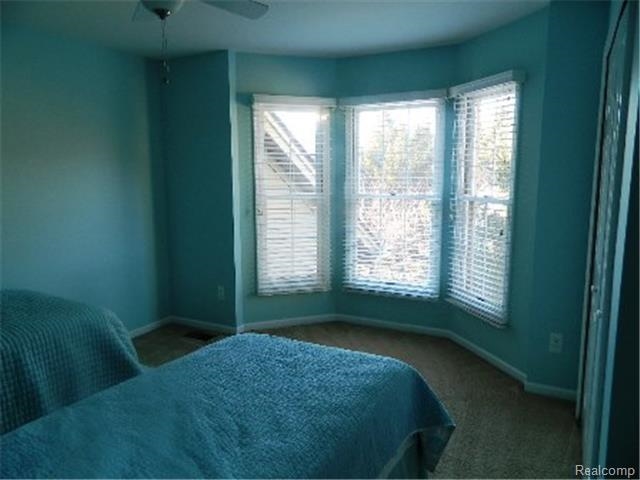 250 Marmoor Court Rochester, MI 48309 - Photo 10 of 17 31217297-9.JPG