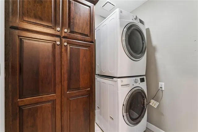 $399,900 | 8308 Tomashaw Street, Lenexa, KS 66219